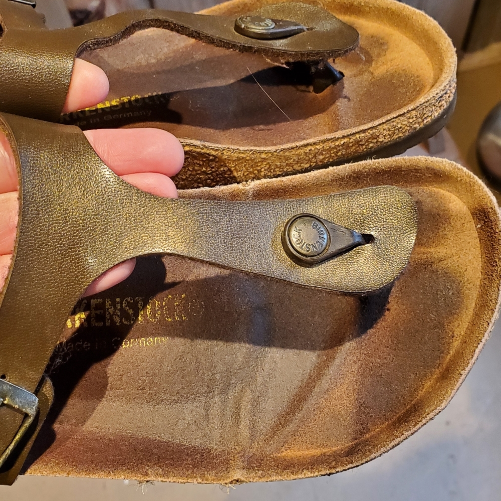 Birkenstock Gizeh Sandals - Picture 14 of 16